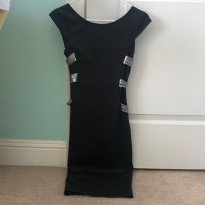 BLACK KNEE LENGTH OPEN BACK DRESS